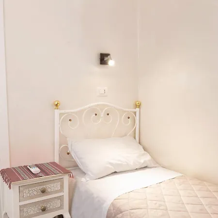 Giugiu Hotel *